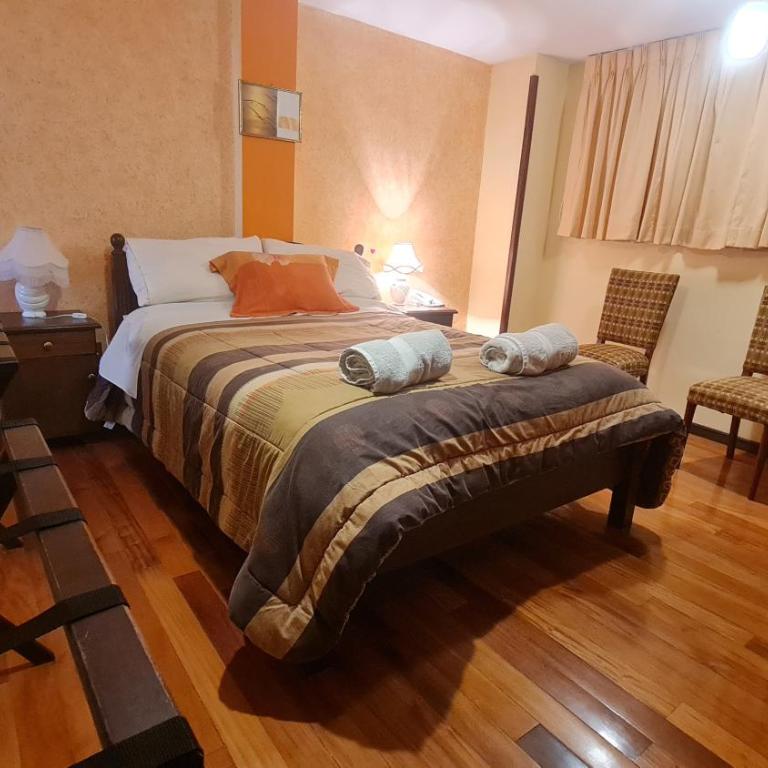 Hostal Montañes - Habitación Doble con baño privado - 2