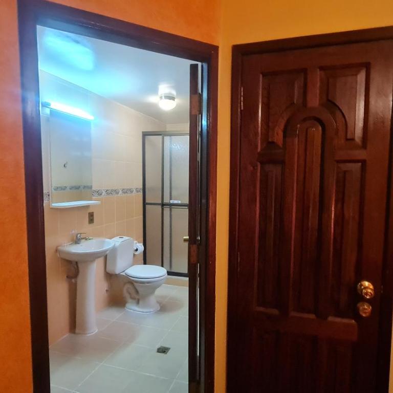 Hostal Montañes - Habitación Doble con baño privado - 2 camas - 16