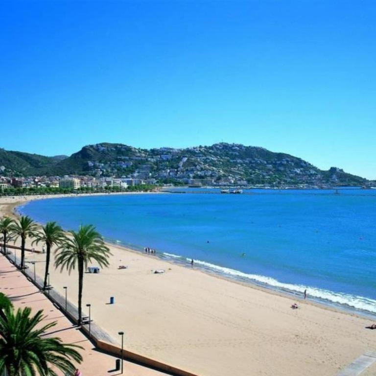 Apartment in Roses near Sand Beach - Two-Bedroom Apartment - 37