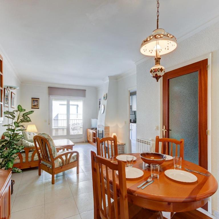 Apartment in Roses near Sand Beach - Two-Bedroom Apartment - 5