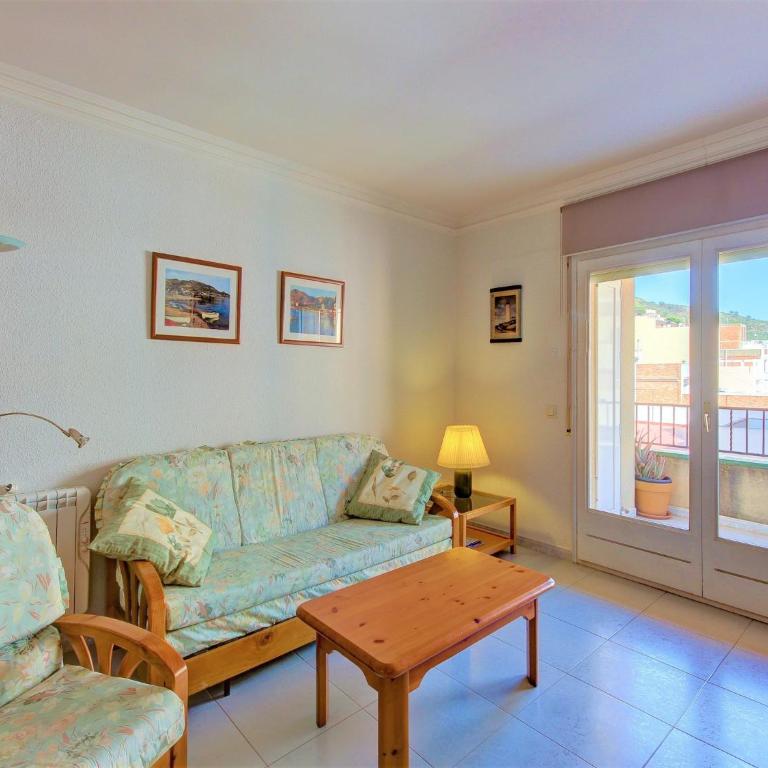 Apartment in Roses near Sand Beach - Two-Bedroom Apartment - 6