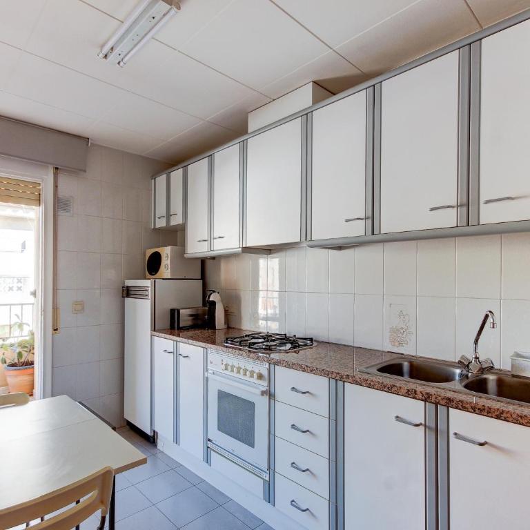 Apartment in Roses near Sand Beach - Two-Bedroom Apartment - 3