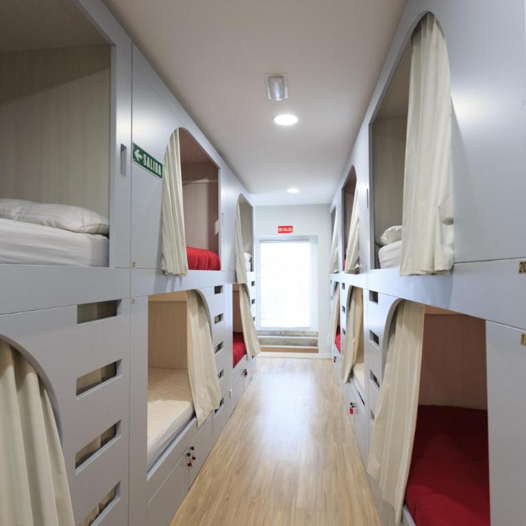 Albergue de Pamplona-Iruñako - Litera en habitación compartida mixta con baño compartido - 4