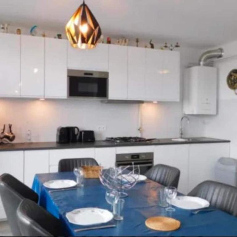 Superbe T3 lumineux avec parking, proche centre et plage, 15 à 20 min à pied - Apartment mit 2 Schlafzimmern - 5