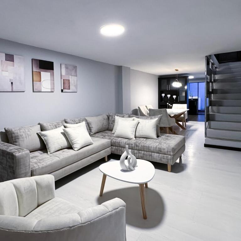 Departamento frente al tranvía - Apartamento de 3 dormitorios - 1