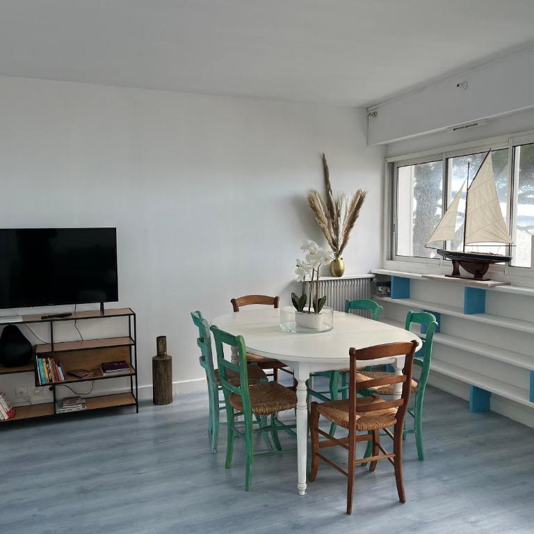 Appartement T3 en bord de mer avec parking sécurisé et WiFi - FR-1-374-230 - Apartment - 7