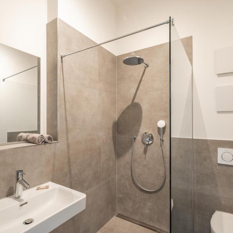 AmRain Boardinghouse - Doppelzimmer mit Gartenblick - 5
