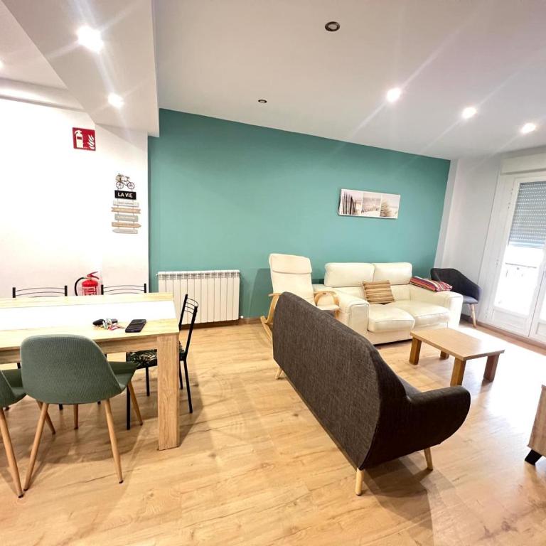 CLOSE TO GRAN VIA Centro familiar con Wifi by Apartamentos Logrono - Apartamento de 3 dormitorios - 10