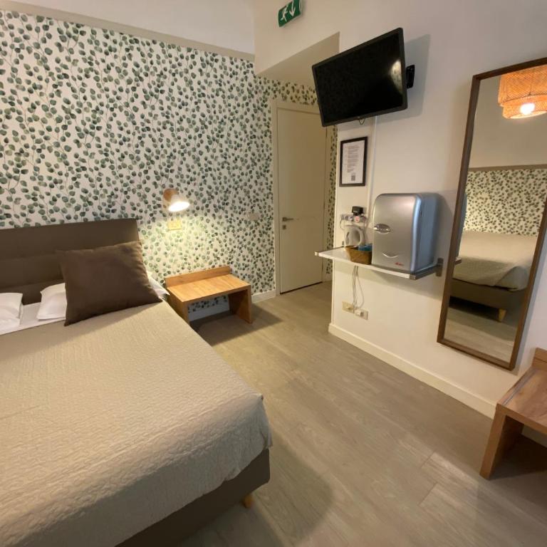 Hotel Nella Firenze - Camera Tripla - 4