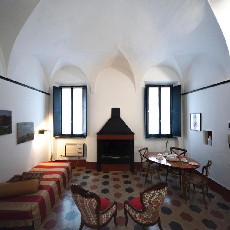 Parma, Antico Studio dietro al Battistero - One-Bedroom Apartment - 1