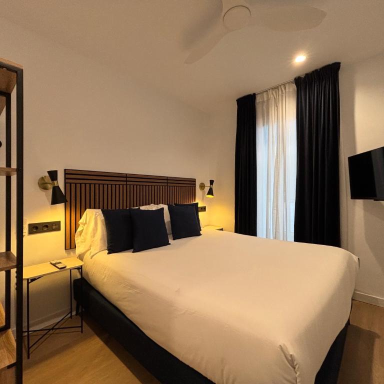 Arenal Suites Bilbao - Small Double Room - 8