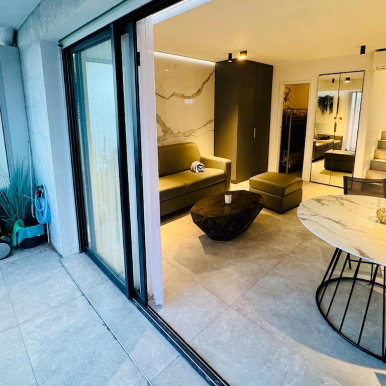 Beautiful Cannes Beachfront Apartment 4 pers - Appartement 2 Chambres - 12
