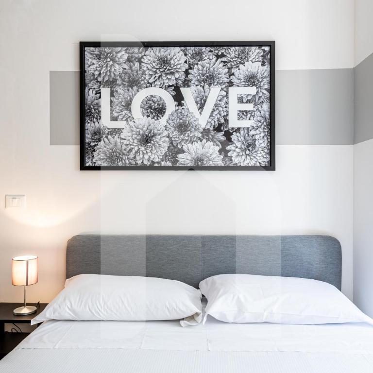 Homiday - New House - Pisa Aeroporto - Free Parking - Appartamento con 2 Camere da Letto - 2
