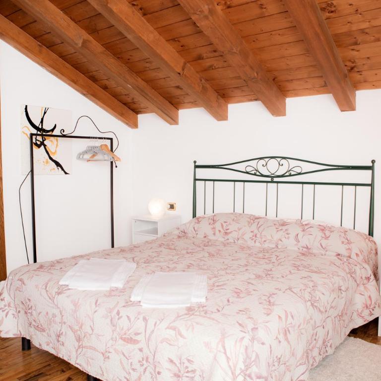 Agriturismo La Fonte Di Mariella - Camera Tripla Classic - 5