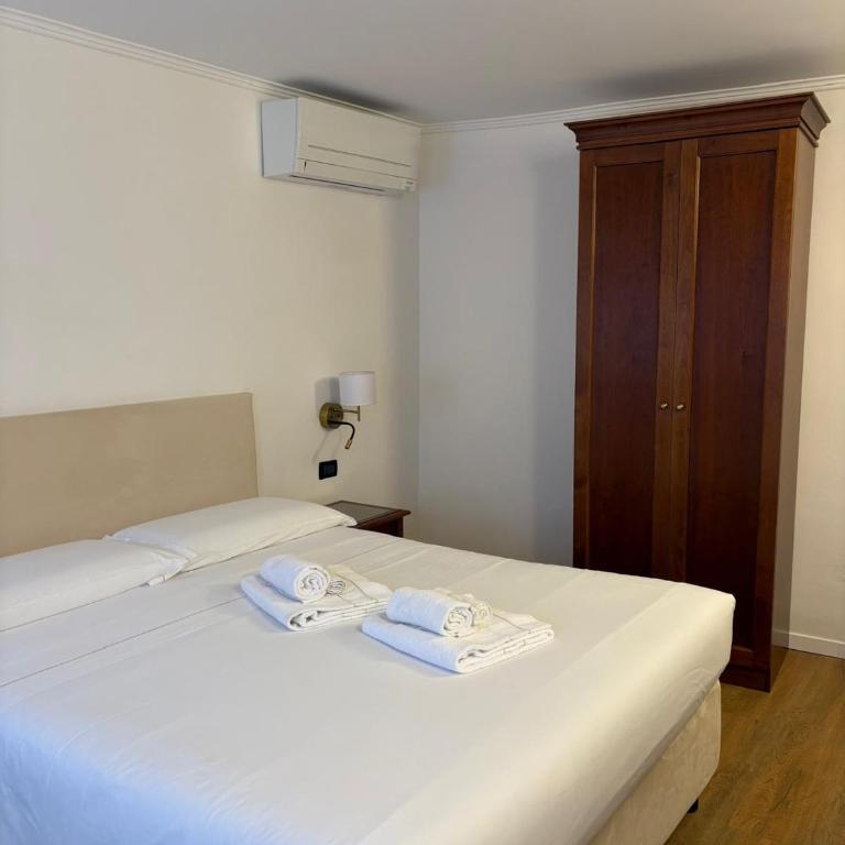Alloggi Marinella - Camera Familiare con Bagno Privato - 6