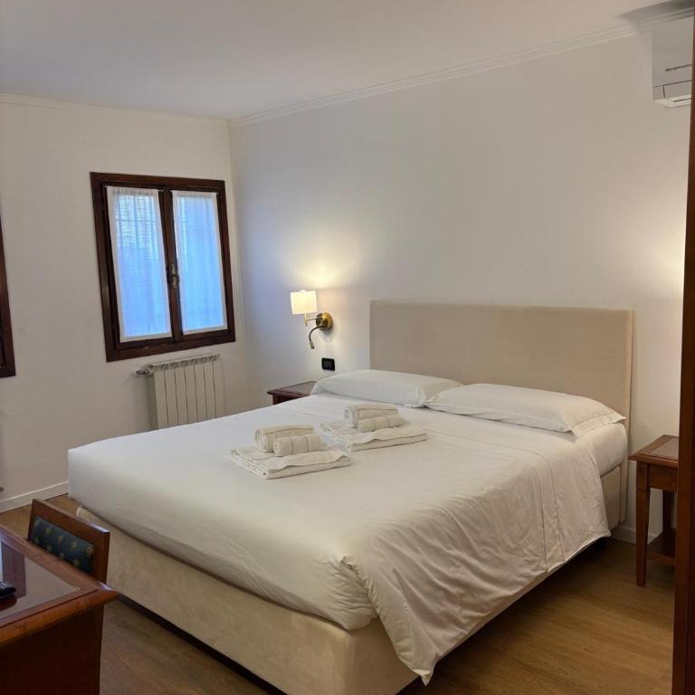 Alloggi Marinella - Camera Familiare con Bagno Privato - 5