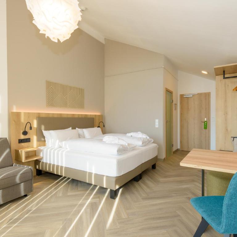 BERGlässig Hotel - Getränke inkl bei Halbpension - Deluxe Doppelzimmer mit Balkon - 7
