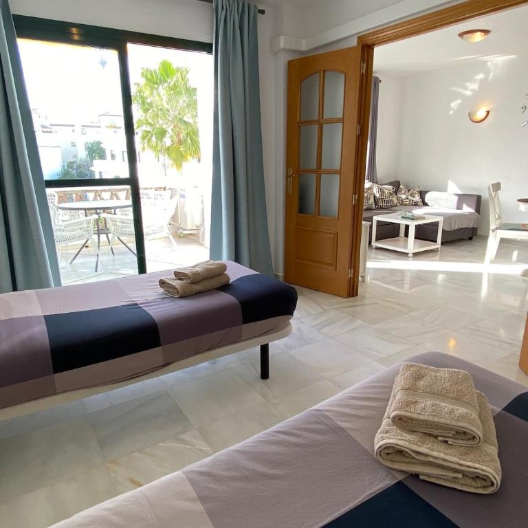 Seaview Torrequebrada Pueblo - Two-Bedroom Apartment with Balcony and Sea View - 16