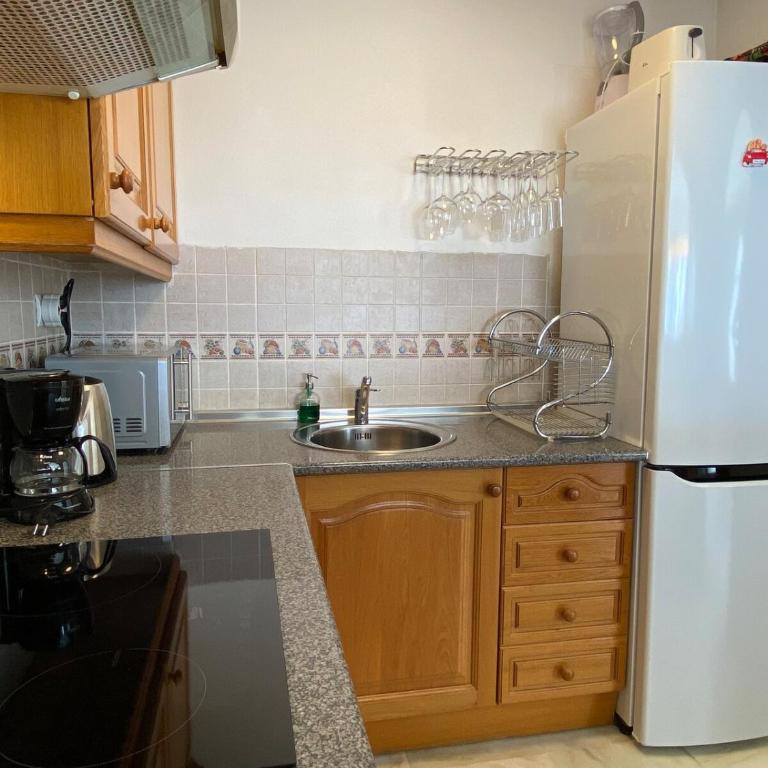 Seaview Torrequebrada Pueblo - Two-Bedroom Apartment with Balcony and Sea View - 12