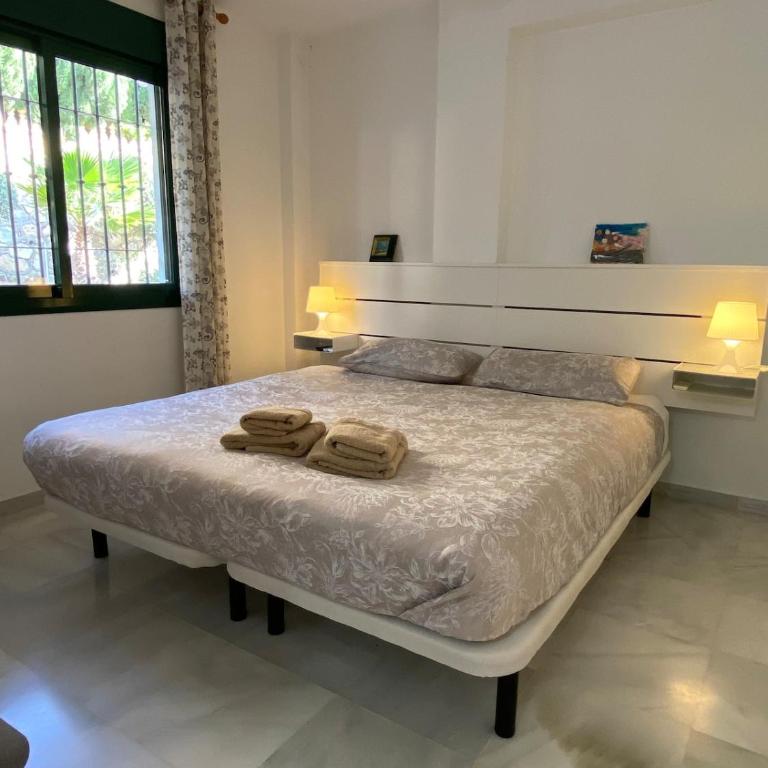 Seaview Torrequebrada Pueblo - Two-Bedroom Apartment with Balcony and Sea View - 5