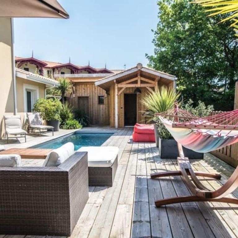 Villa au charme familial avec belle terrasse et piscine chauffée - Three-Bedroom Villa - 26