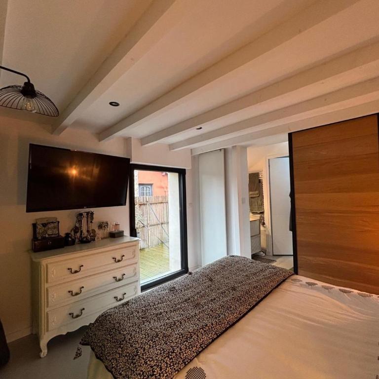 Villa de Caractère avec Piscine - Villa 3 Chambres - 26