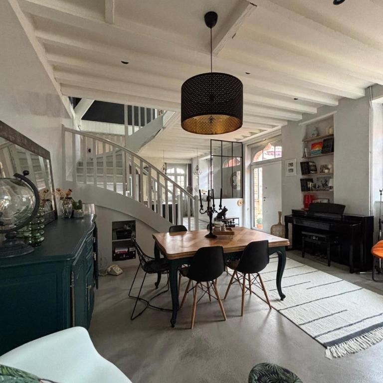 Villa de Caractère avec Piscine - Villa 3 Chambres - 23
