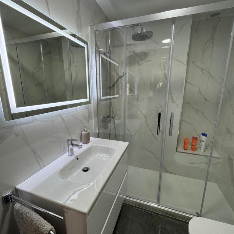 Penthouse met groot terras centrum FUENGIROLA - Apartamento de 1 dormitorio - 18