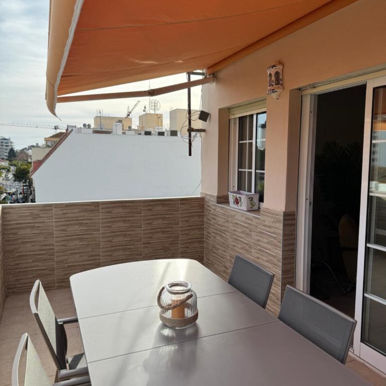 Penthouse met groot terras centrum FUENGIROLA - Apartamento de 1 dormitorio - 38
