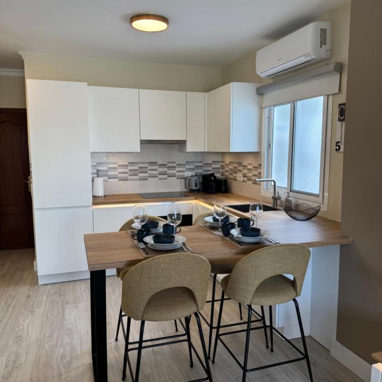 Penthouse met groot terras centrum FUENGIROLA - Apartamento de 1 dormitorio - 2
