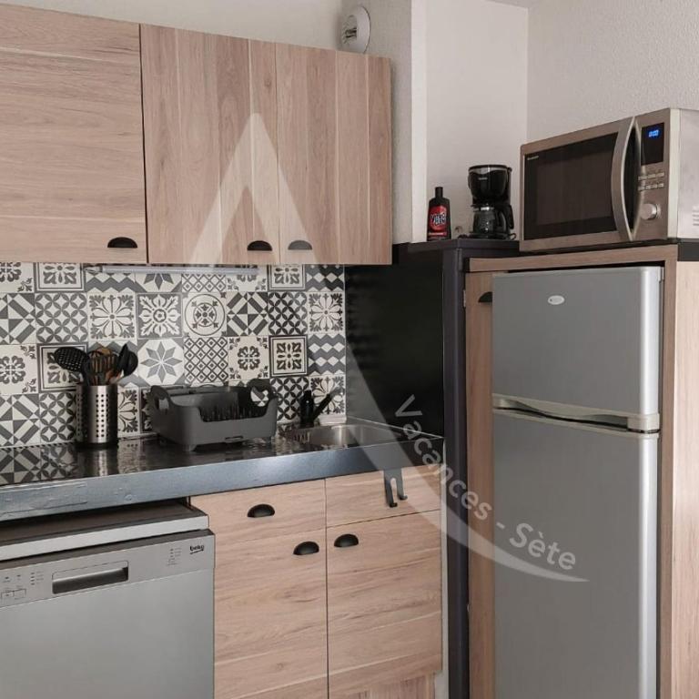 Beau T2 moderne, residence avec piscine - Place de parking - Apartment mit 1 Schlafzimmer – Nichtraucher - 3