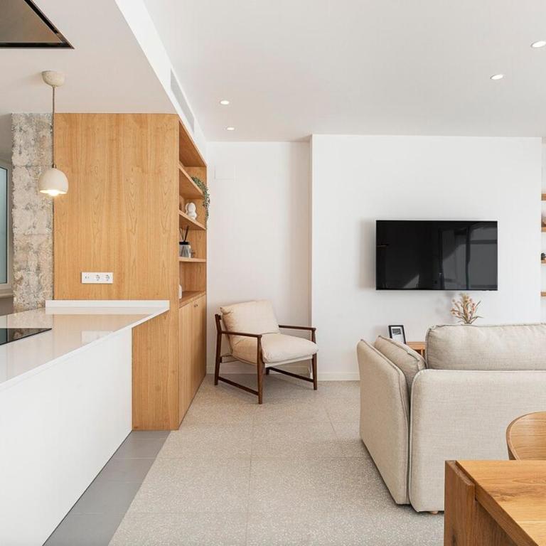 Penthouse with Terrace near Gran Via and Camp Nou - Apartment - 2
