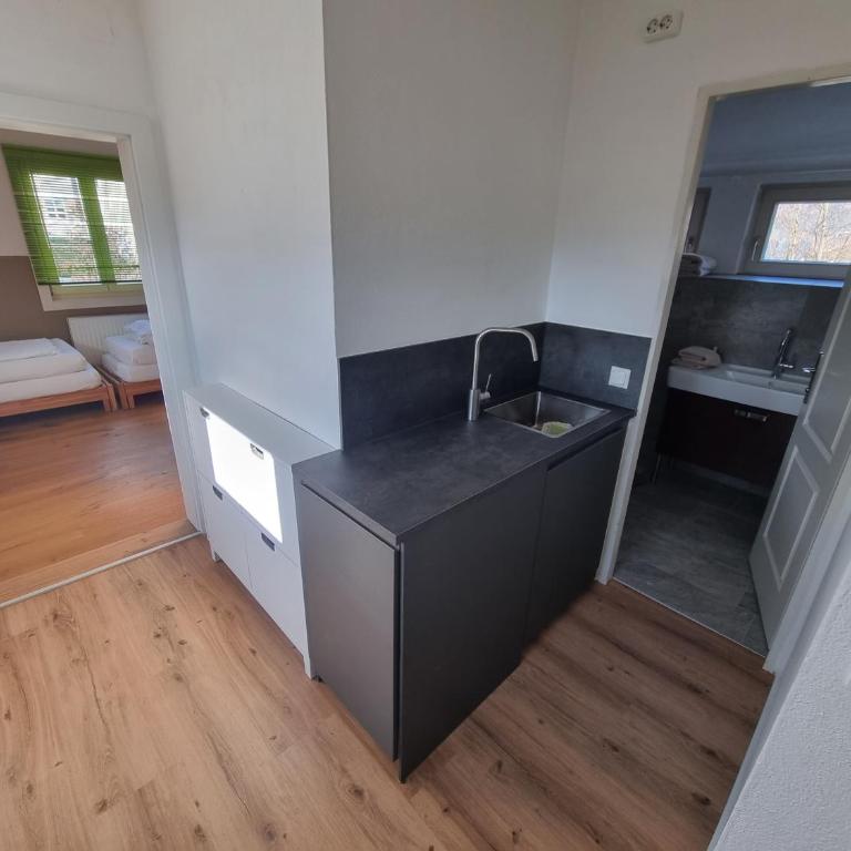 Blaues Haus Ferienwohnung Bodensdorf Ossiacher See Gerlitzen Alpe - Apartment mit Terrasse - 8