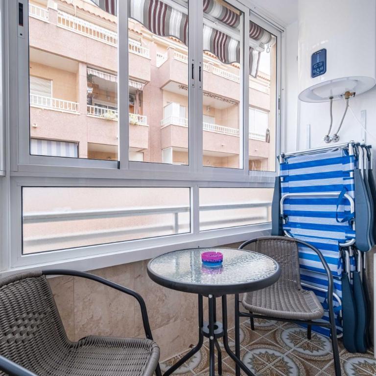 Calle Helsinki 23, Apartment with 2 bedrooms , 200 meters from Los Locos beach - Two-Bedroom Apartment - 10