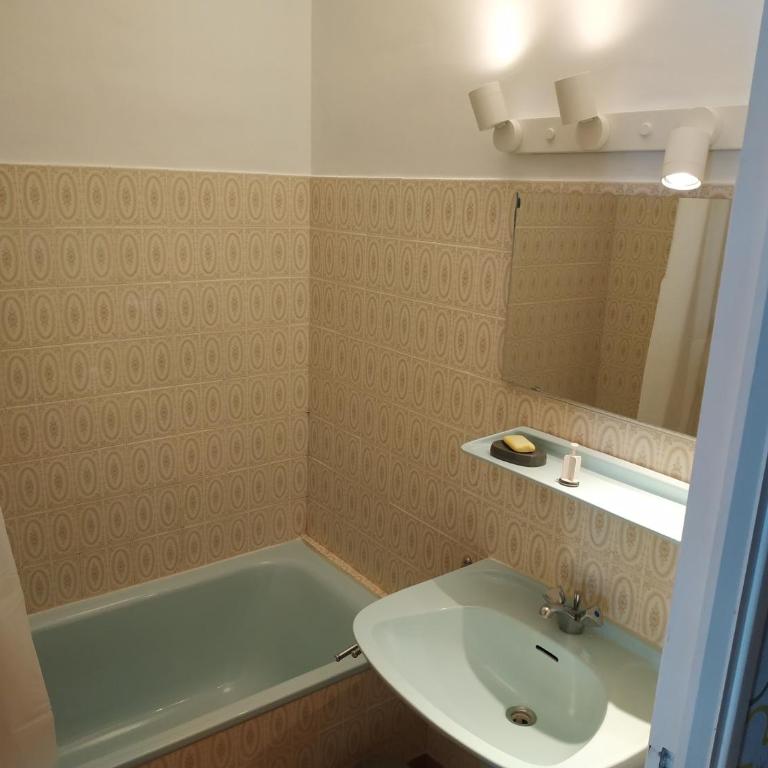 Appartement confort lumineux, terrasse avec vue - Appartement 2 Chambres - 12
