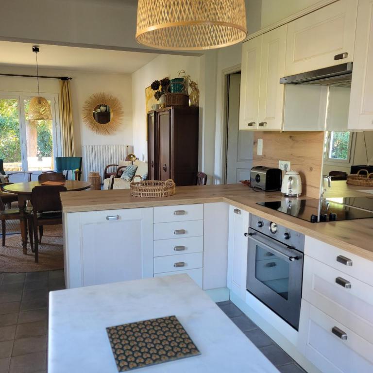 Villa La douceur au soleil 5min à pied plage - Three-Bedroom House - 5