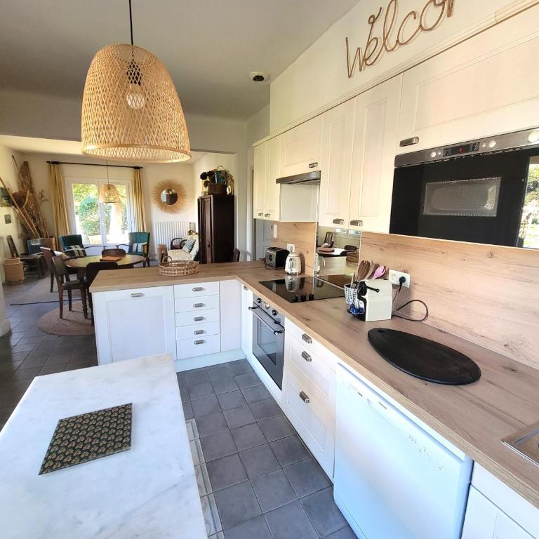 Villa La douceur au soleil 5min à pied plage - Three-Bedroom House - 11