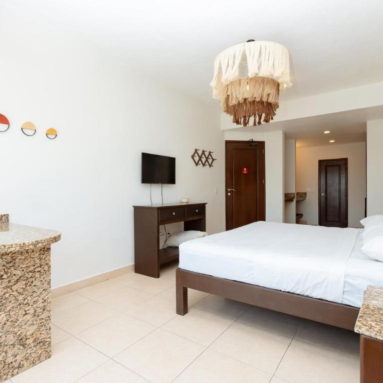 Hotel Kinich - Deluxe King Room with Terrace or Balcony - 5