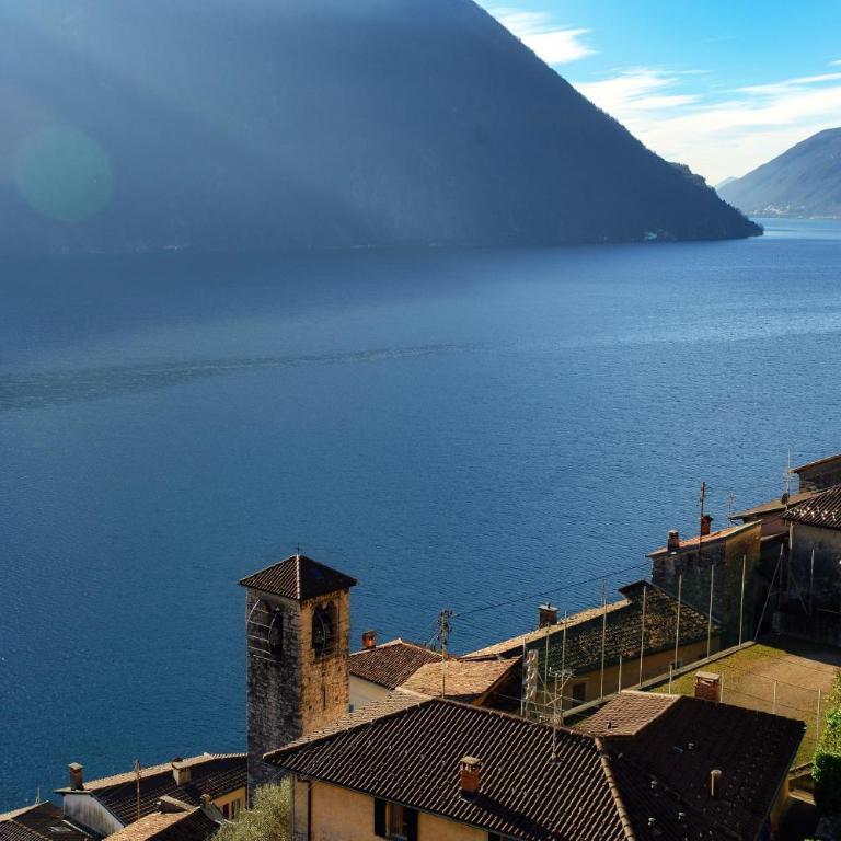 Unique Gandria Attic by Quokka 360 - Elegant Lake View Apartment - Appartamento con 2 Camere da Letto - 28