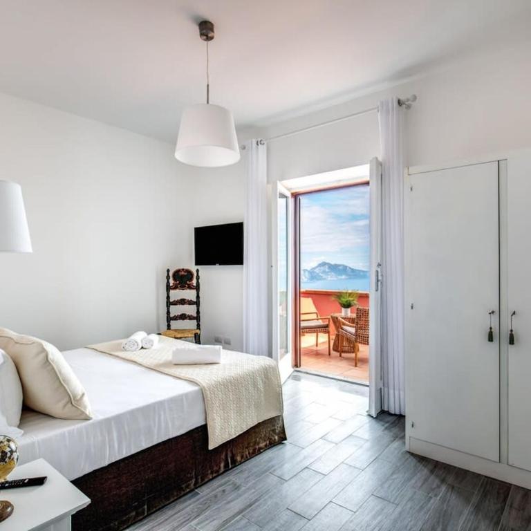 Villa Aprea luxury villa with stunning views and private heated pool - Villa - 25