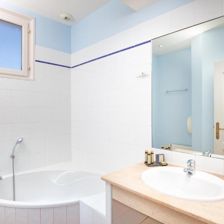 Hôtel La Bastide Saint Martin - Chambre Double Supérieure - 3