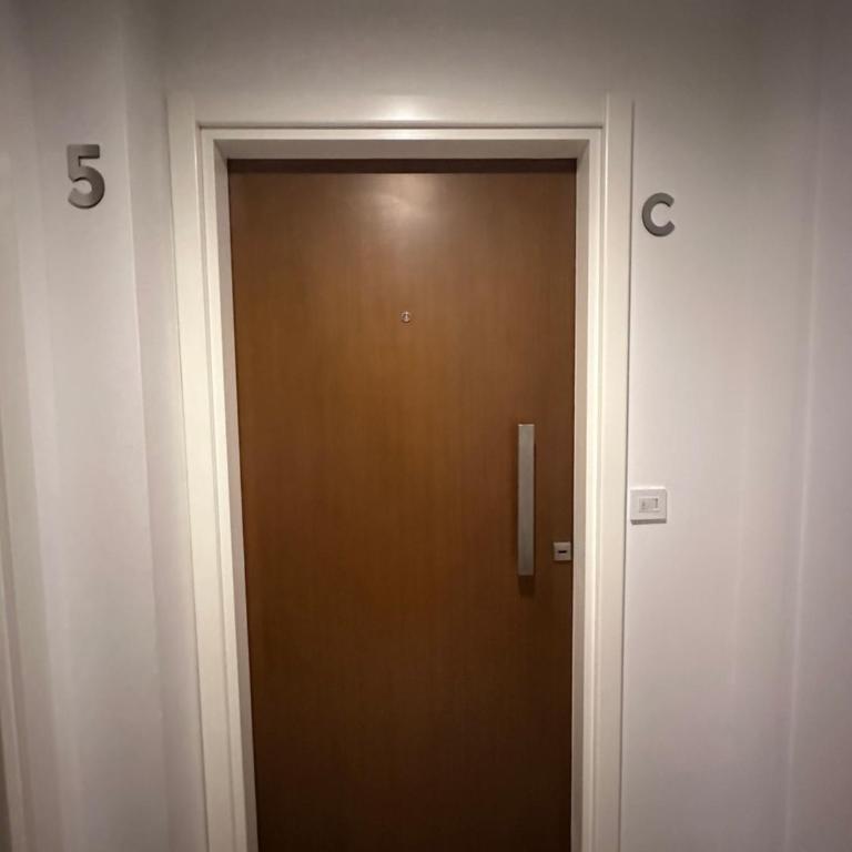 Departamento con cochera zona Guemes - Apartamento de 1 dormitorio - 2