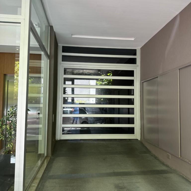 Departamento con cochera zona Guemes - Apartamento de 1 dormitorio - 16