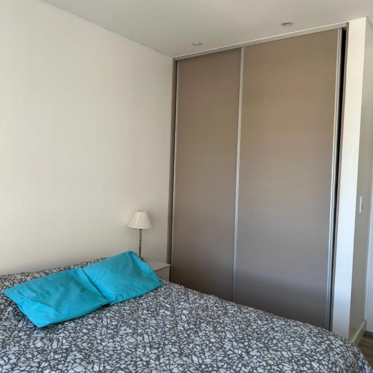 Departamento con cochera zona Guemes - Apartamento de 1 dormitorio - 24