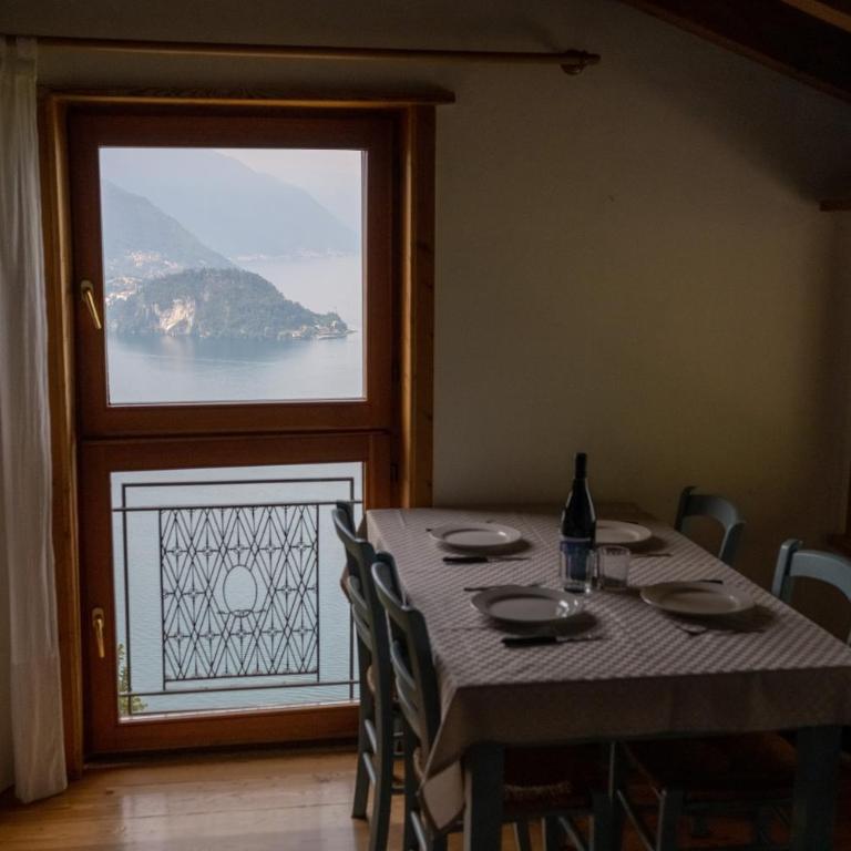 Casa Caravino - Appartamento con 2 Camere da Letto e Vista Lago - 4