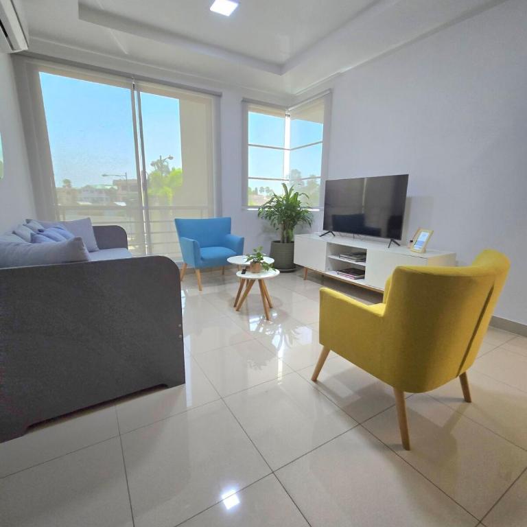 Lindo y Moderno Departamento, Parqueo - Apartamento de 2 dormitorios - 35