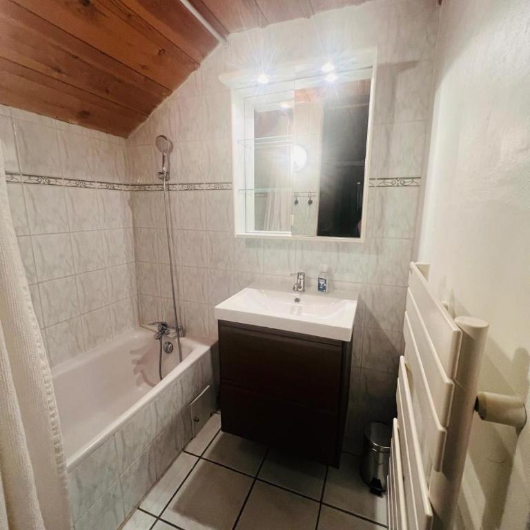 Charming chalet, 3 rooms, 6 to 8 persons, Meribel, Les Allues - Appartement 2 Chambres - 31