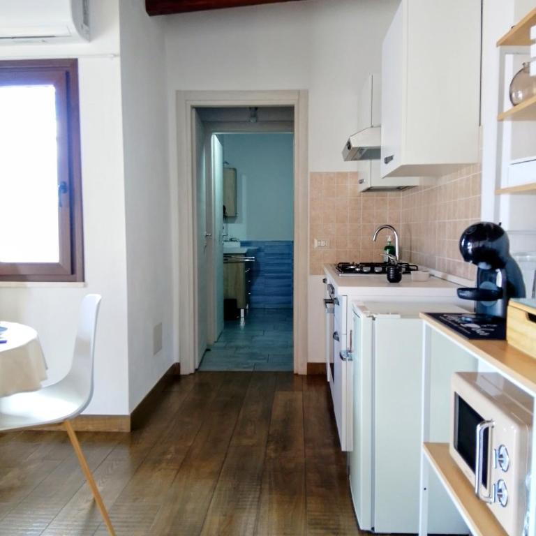 Cecilia's House Cagliari Centro - Appartamento Deluxe con 1 Camera da Letto e Vista Città - 21