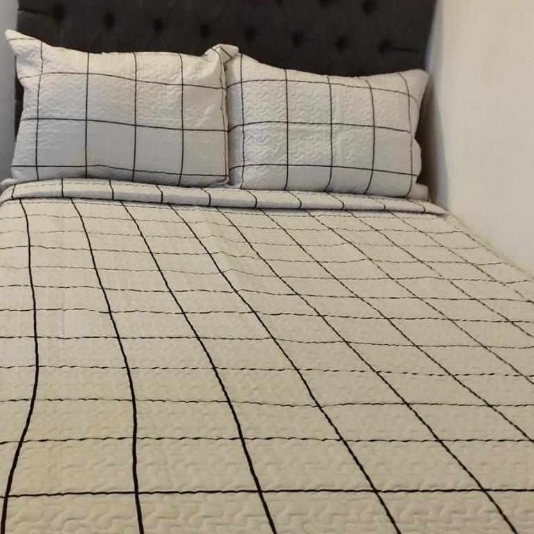 Asuncion Hostal Deluxe Py - Four-Bedroom House - 10