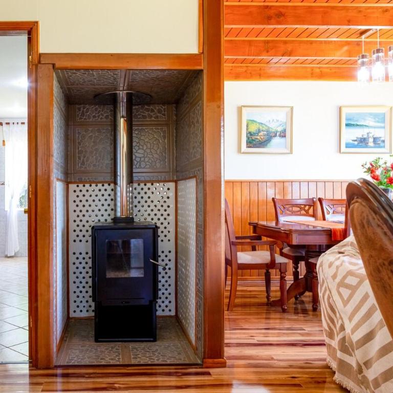 Hermosa casa de campo cerca de Puerto Varas y el aeropuerto - Three-Bedroom Vacation Home - 7